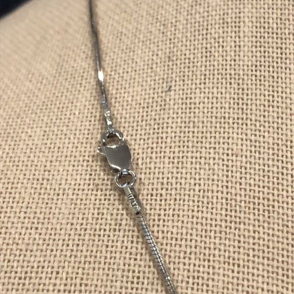 Vintage Sterling Silver Scalloped Pendant Necklace - Picture 5 of 10